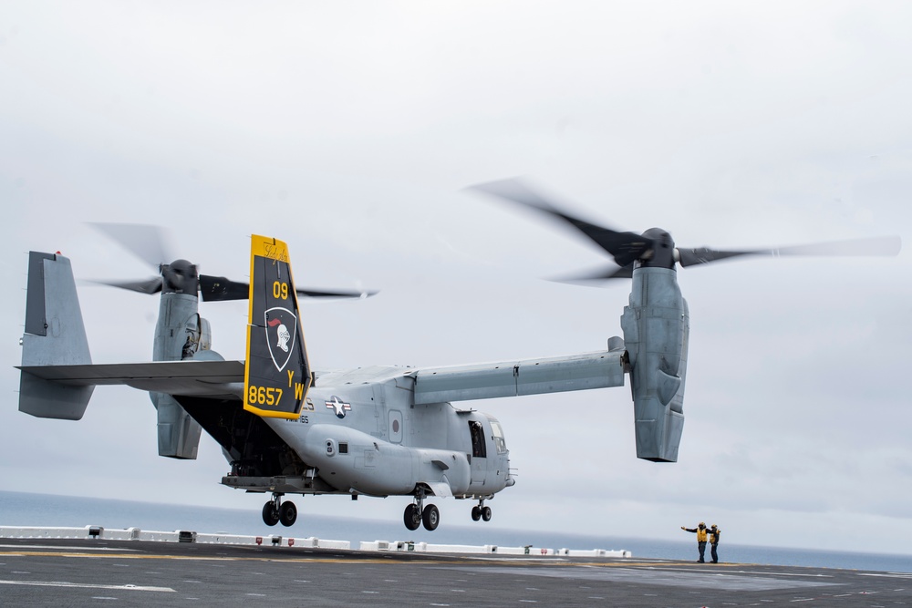 11th MEU forward command element takes off from the USS Essex