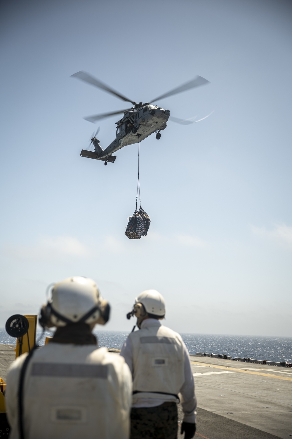11th MEU, USS Essex Conduct Replenishment-At-Sea in the Pacific