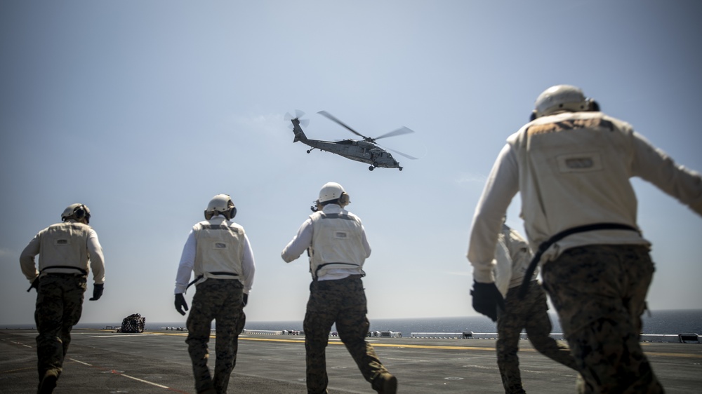 11th MEU, USS Essex Conduct Replenishment-At-Sea in the Pacific
