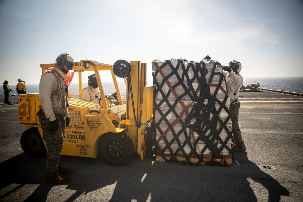 11th MEU, USS Essex Conduct Replenishment-At-Sea in the Pacific