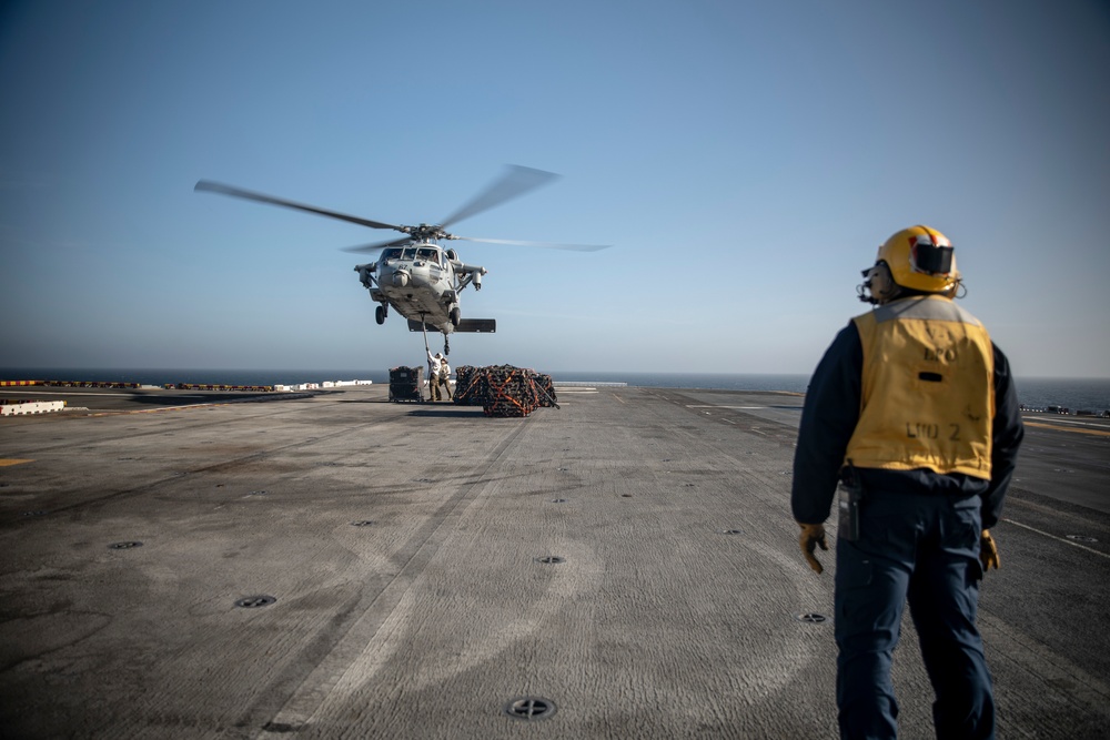 11th MEU, USS Essex Conduct Replenishment-At-Sea in the Pacific
