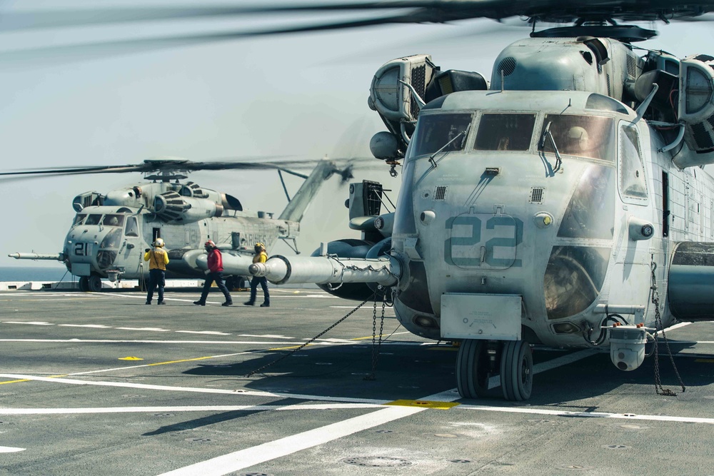 VMM-165 (Rein.) conducts flight ops aboard USS Portland