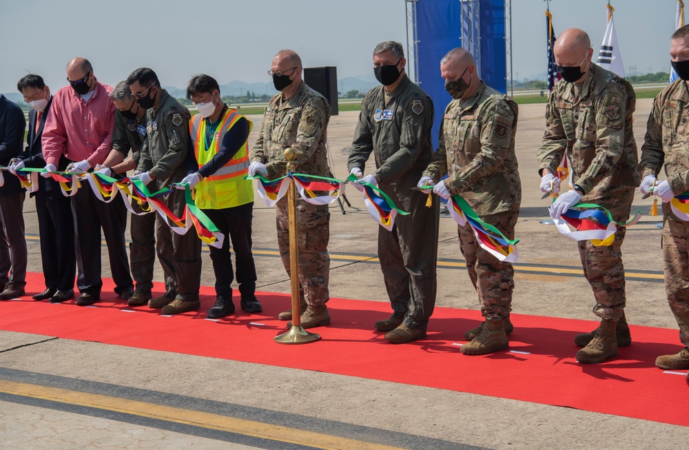 Replace Main Runway-Ribbon Cutting Ceremony