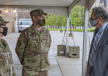 U.S. Senator Sherrod Brown visits Cleveland Community Vaccination Center