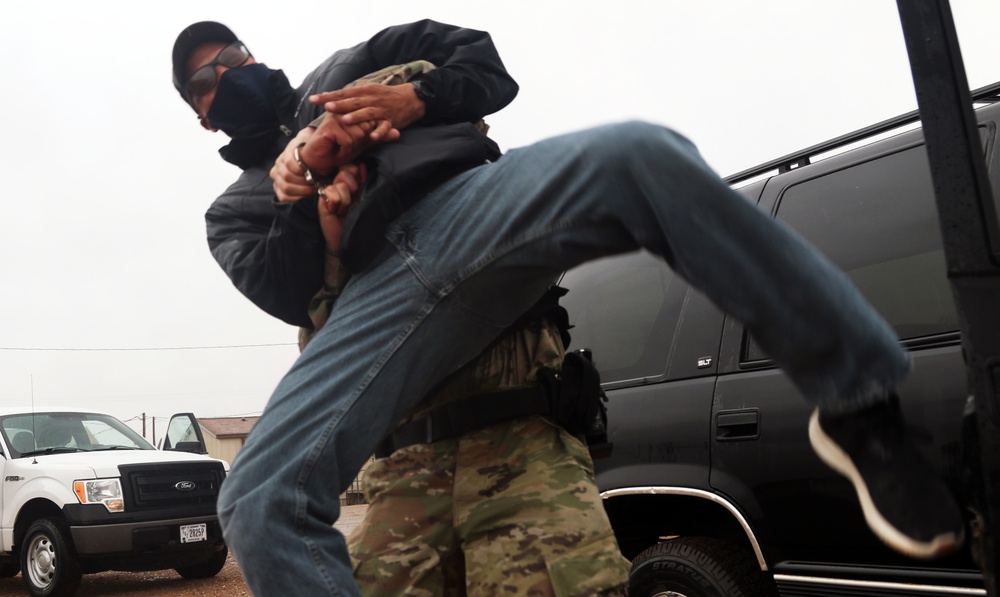 Soldiers sharpen hostile suspect situation skills