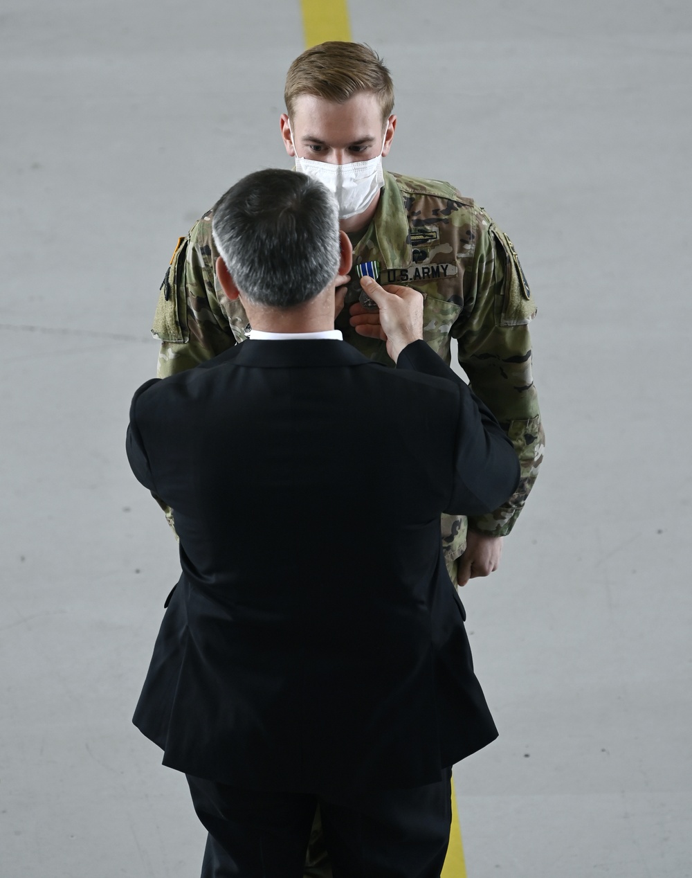 Special Forces Students Don Green Berets at Ceremony