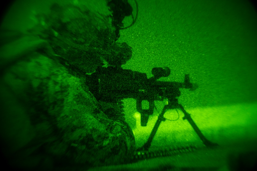 11th MEU ADRD conducts simulated night raid