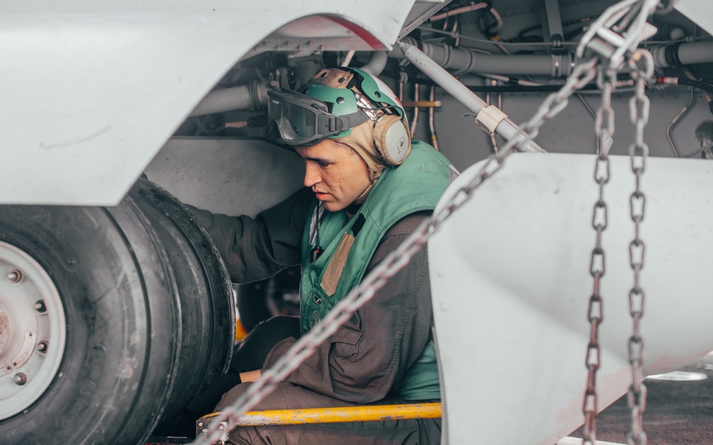 11th MEU Conducts Maintenance on Ospreys