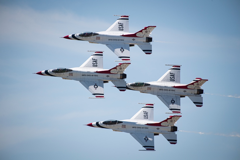 Thunderbirds return to St. Joseph for Sound of Speed Air Show