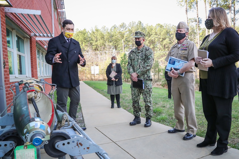 Leadership from Unmanned and Small Combatants Visit NSWC IHD