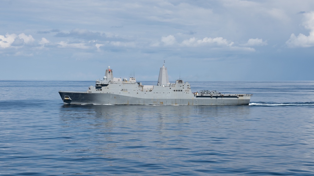 USS Iwo Jima Conducts Ammo Transfer