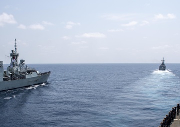 USS Laboon Conducts Operations with HMCS Calgary and PNS Saif