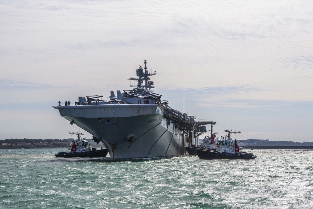 USS Iwo Jima (LHD 7) Arrives at NAVSTA Rota