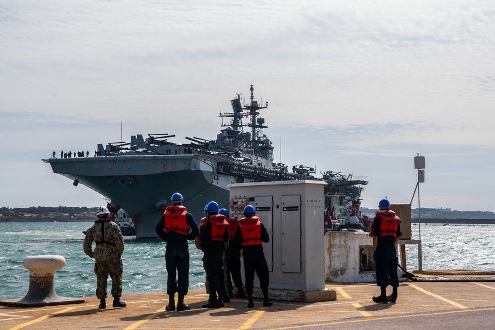 USS Iwo Jima (LHD 7) Arrives at NAVSTA Rota