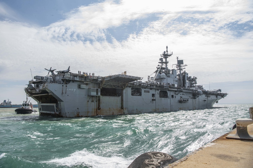 USS Iwo Jima (LHD 7) Arrives at NAVSTA Rota