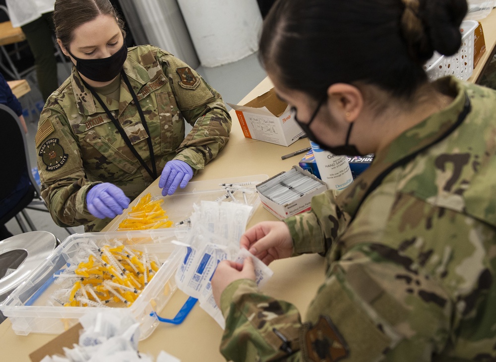 Col. Miller Visits Deployed Airmen in Detroit, Michigan