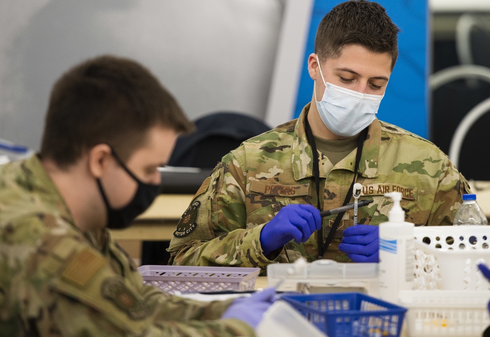 Col. Miller Visits Deployed Airmen in Detroit, Michigan