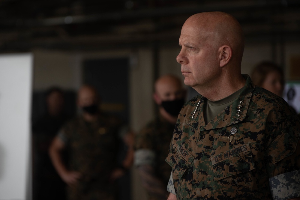 General Berger visits 2d Marine Division