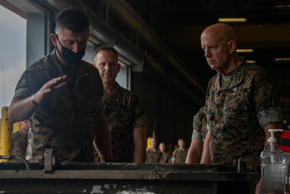 General Berger visits 2d Marine Division