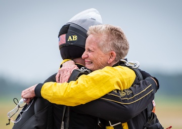 Army Golden Knights jump for mental health with 'Team Unbroken'