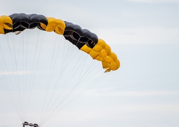 Army Golden Knights jump for mental health with 'Team Unbroken'