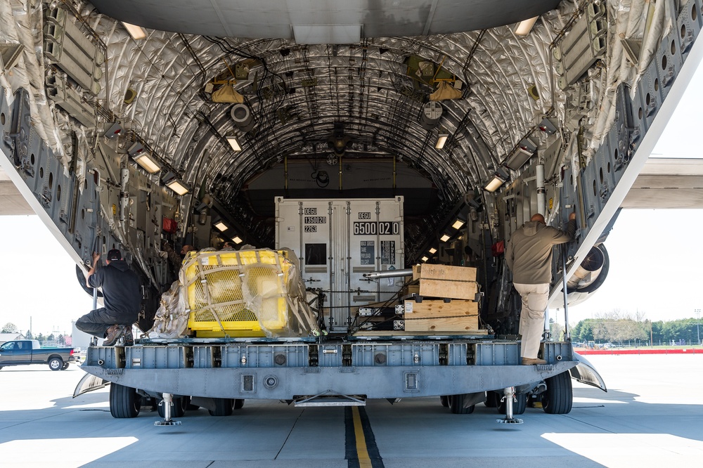 436th APS, 3rd AS team up for global cargo airlift