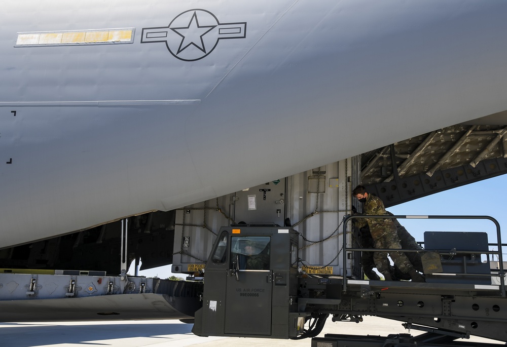 436th APS, 3rd AS team up for global cargo airlift