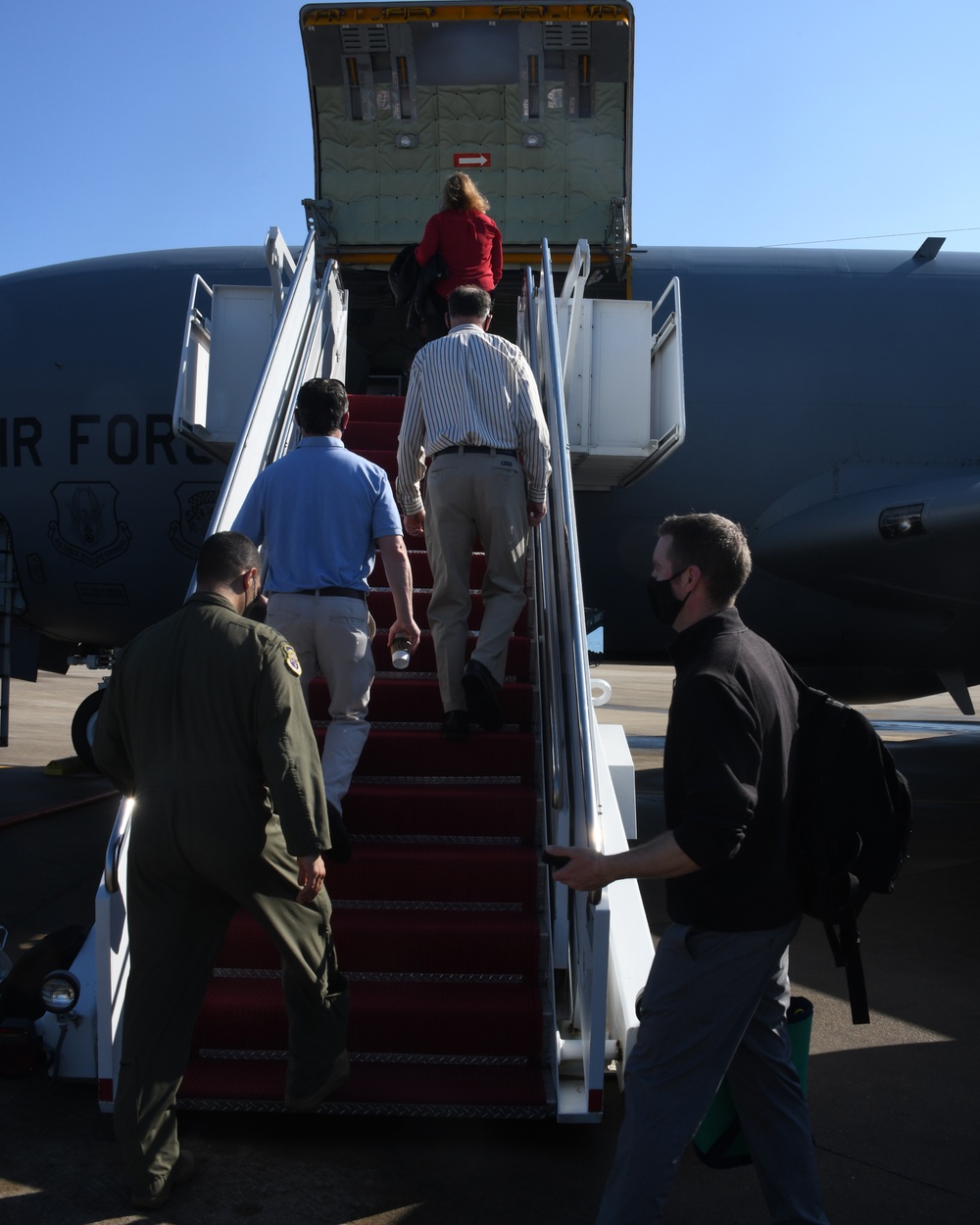 Congressional staff members participate in 459th ARW refueling mission