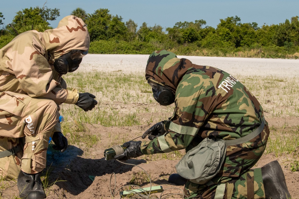 6th CES EOD Flight Conducts Chemical Demolition Training