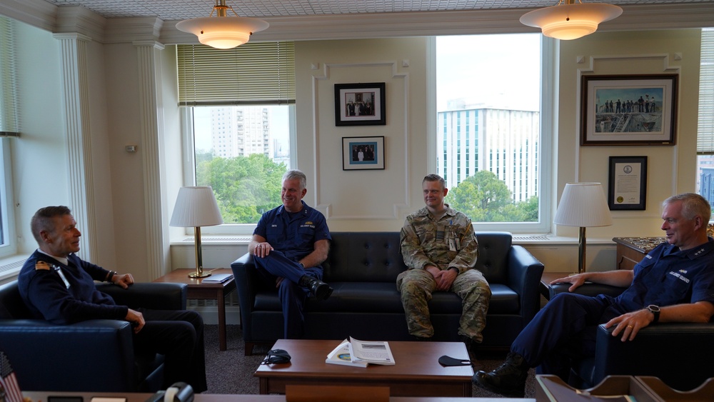 U.S. Coast Guard Atlantic Area Commander meets with incoming Joint Arctic Commander