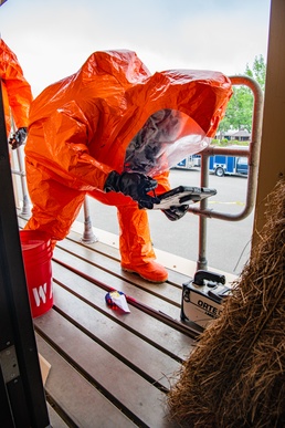 Florida’s 44th Civil Support Team responds to mock chemical, biological threat in multi-state exercise 