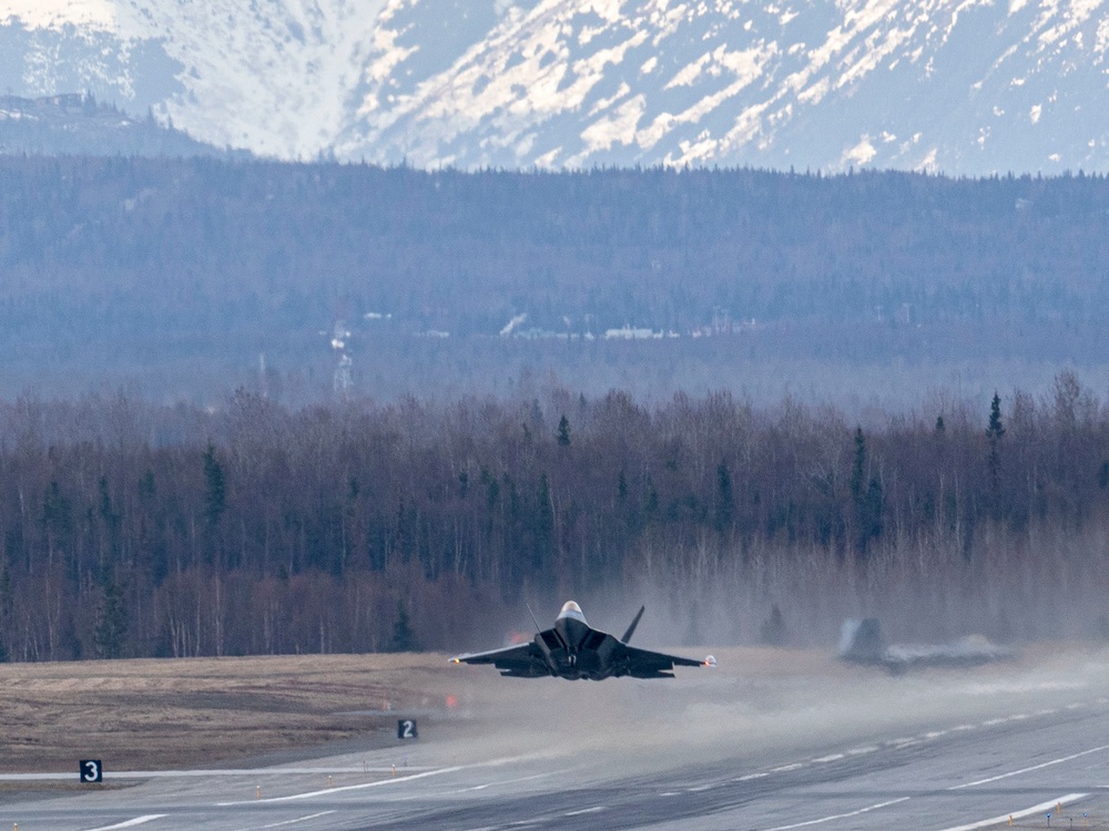 F-22s take off for Northern Edge 21
