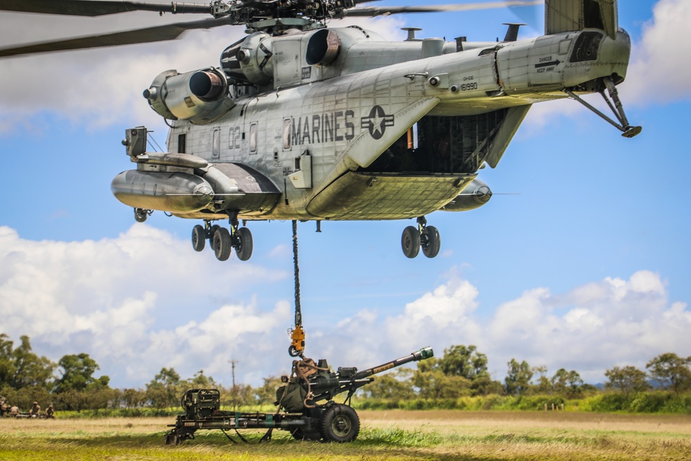 Joint Air Assault - Marines and 25th Infantry Division Artillery Soldiers