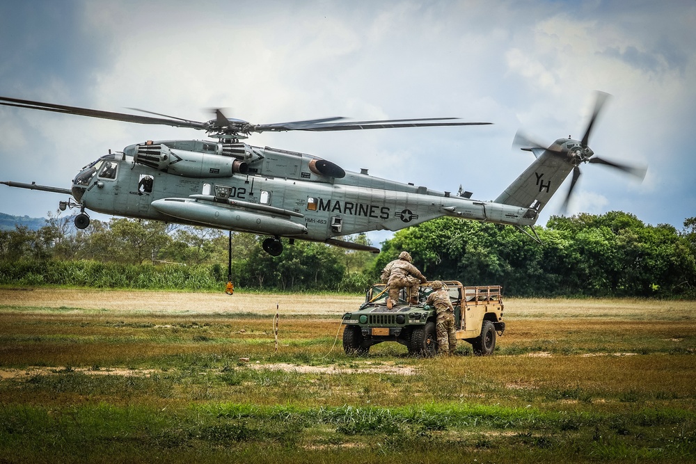 Joint Air Assault - Marines and 25th Infantry Division Artillery Soldiers