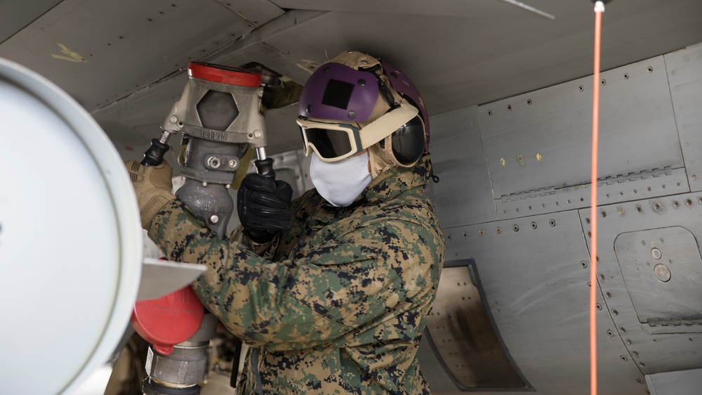 Taking Fuel: MWSS-171 refuels USAF F-16s