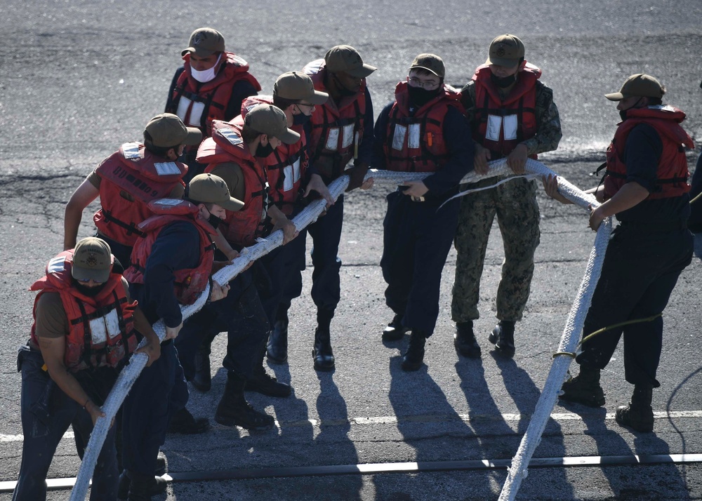 Sailors Assigned to USS Farragut Practice Conducting a Heavy Weather Moor as Part of Hurricane Exercise (HURREX) 2021