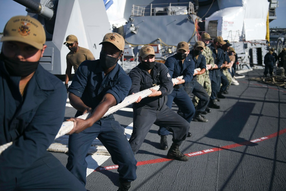 Sailors Assigned to USS Farragut Practice Conducting a Heavy Weather Moor as Part of Hurricane Exercise (HURREX) 2021