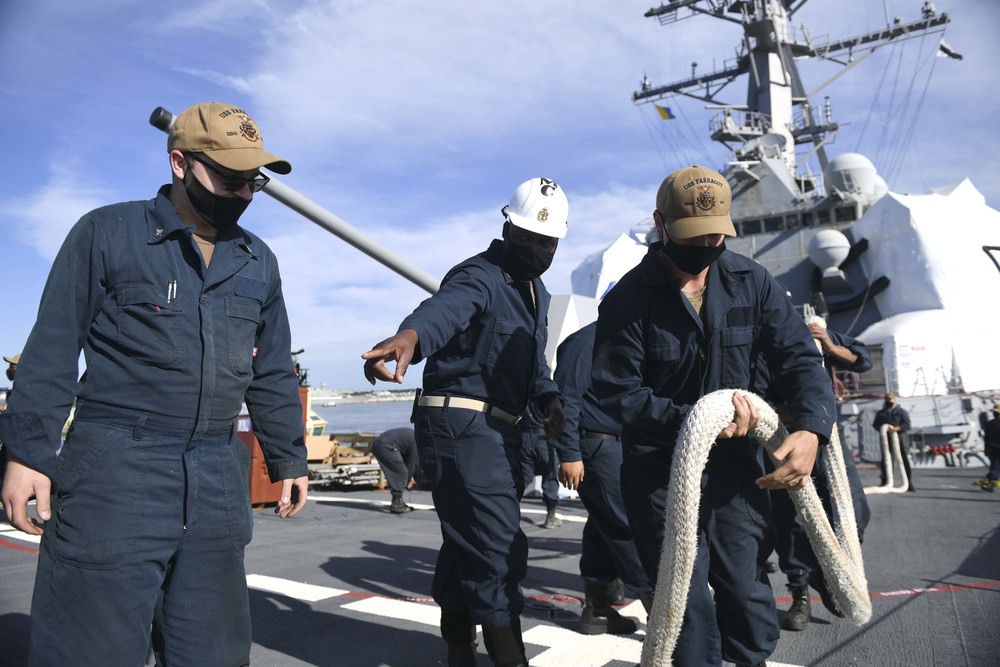 Sailors Assigned to USS Farragut Practice Conducting a Heavy Weather Moor as Part of Hurricane Exercise (HURREX) 2021