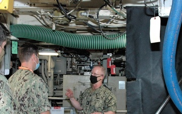 Commander, U.S. Submarine Forces Visit USS Tennessee (SSBN 734)