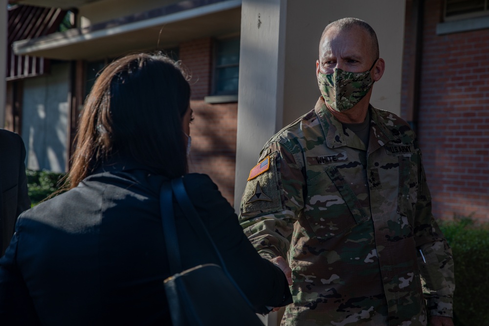 Congressional Delegation Visits Fort Hood