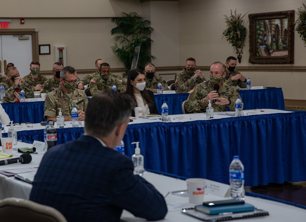 Congressional Delegation Visits Fort Hood