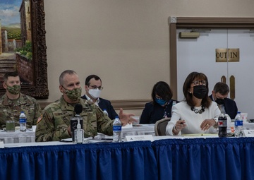 Congressional Delegation Visits Fort Hood