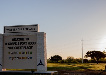 Congressional Delegation Visits Fort Hood