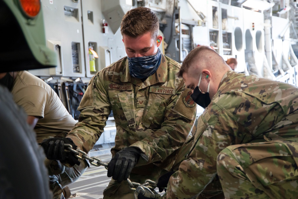 Delaware, West Virginia Air Guard units team up for cargo exercise