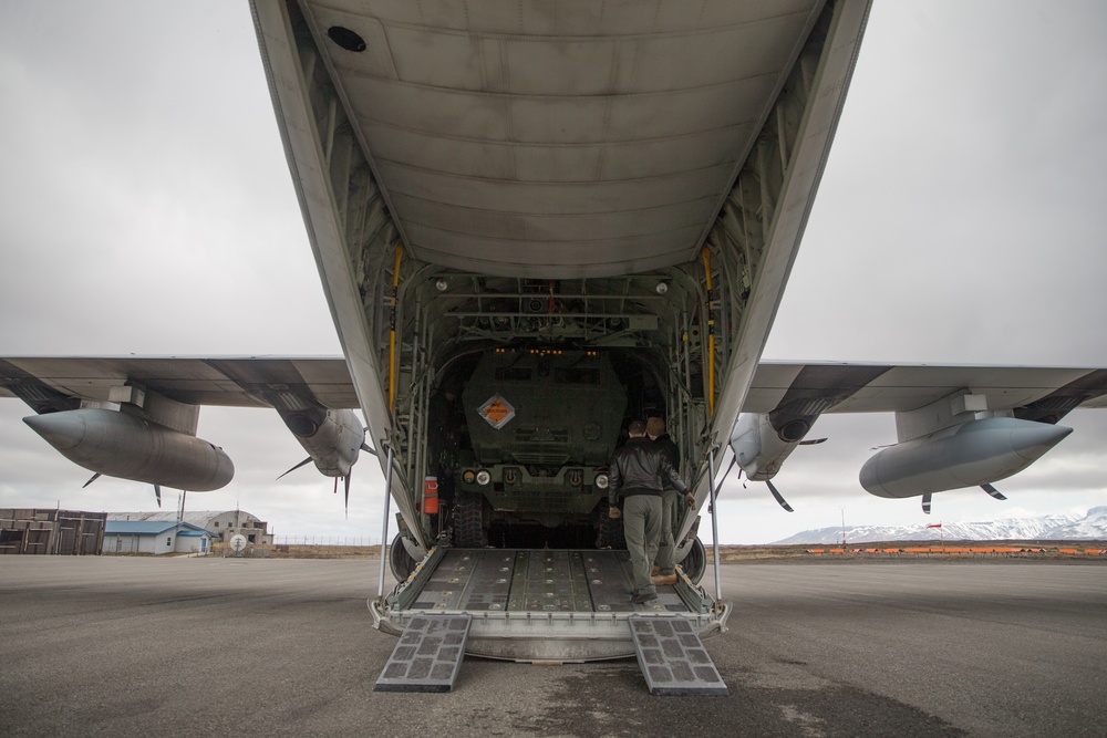 15th MEU HIMARS load KC-130J at Cold Bay, Alaska during Northern Edge 2021