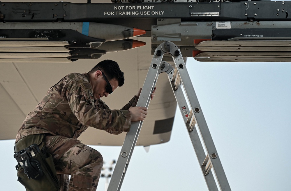 1st SOAMXS and 4th AMU Participate in Load Competition