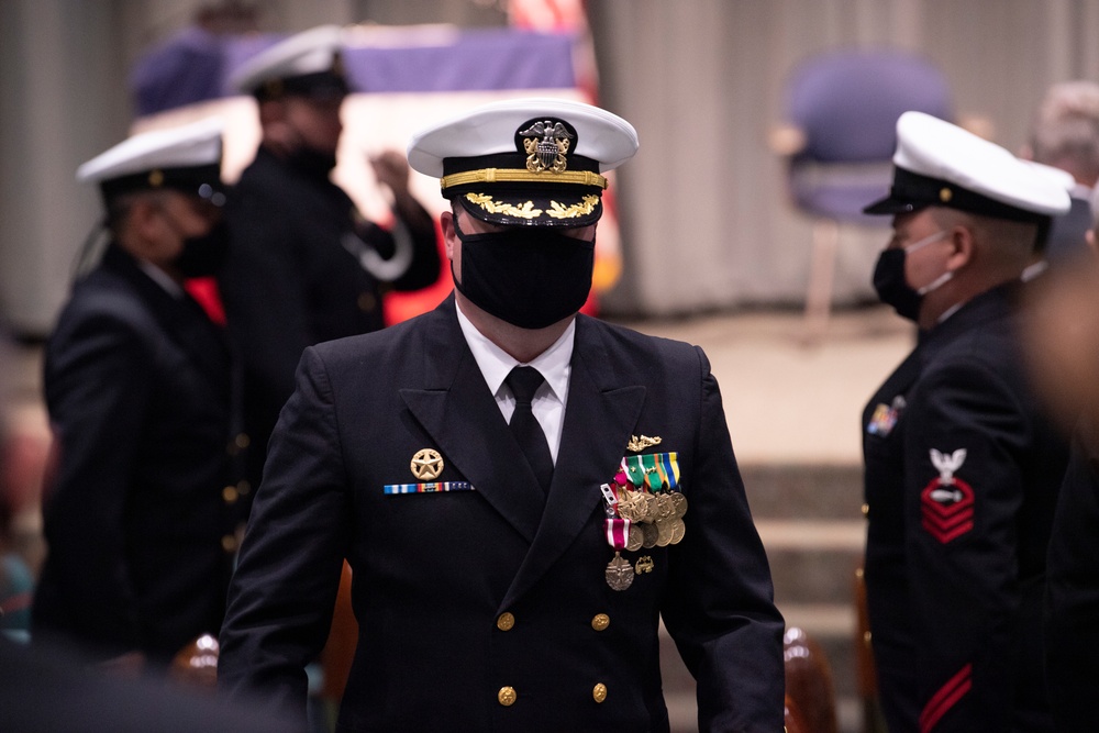 USS Seawolf Turns Over Command