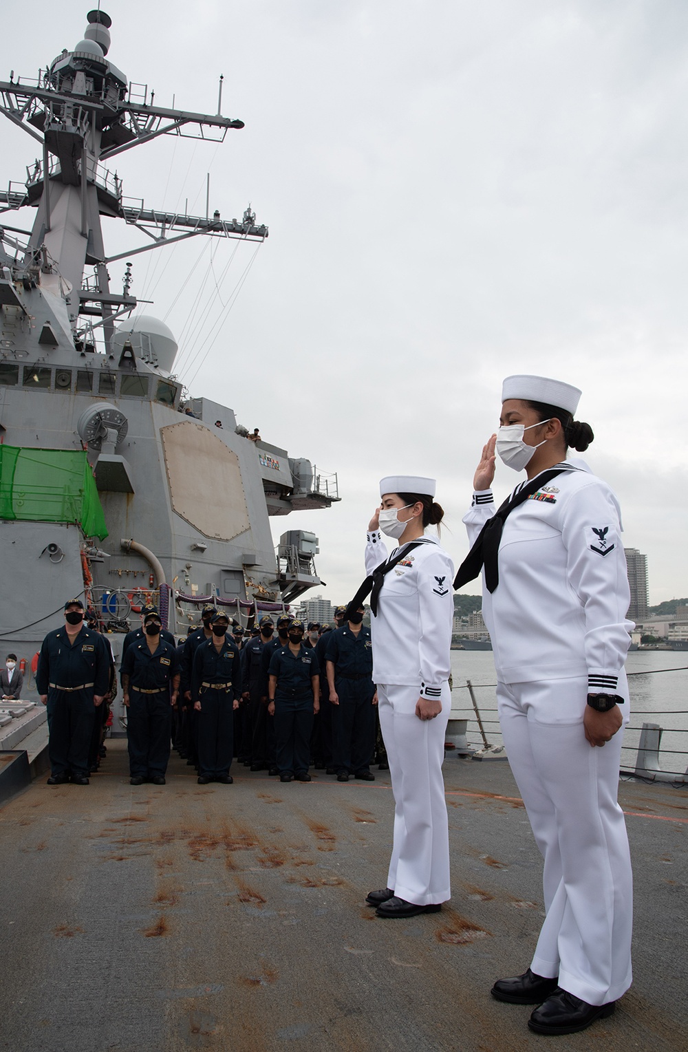 USCIS Naturalization Ceremony onboard USS Mustin (DDG 89)