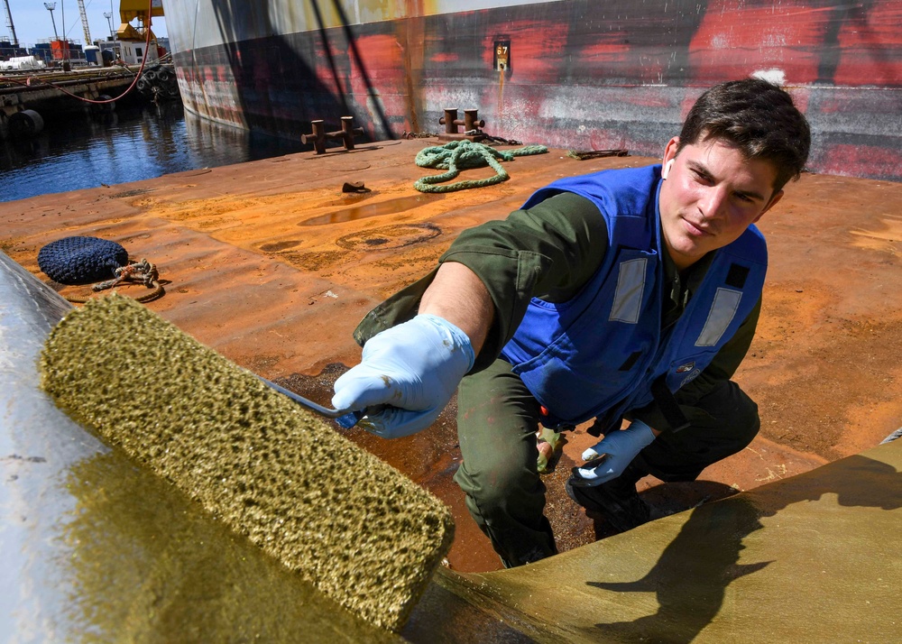 USS Hershel &quot;Woody&quot; Williams maintenance in Croatia