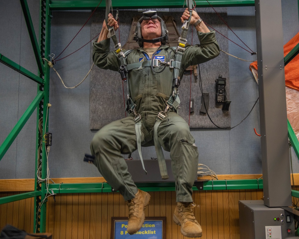 SERE instructors teach Emergency Parachute Training